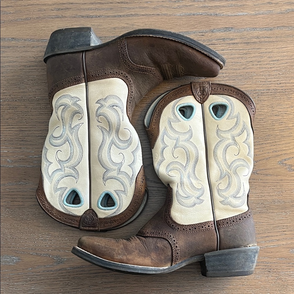 Ariat Earth Rawhide Snip Toe Brown Cream and Turquoise Western Boots Size 7.5